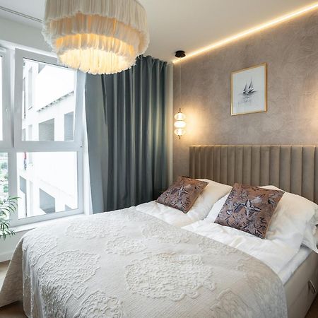 קטוביץ Kobiela Apartments Debowe Tarasy מראה חיצוני תמונה
