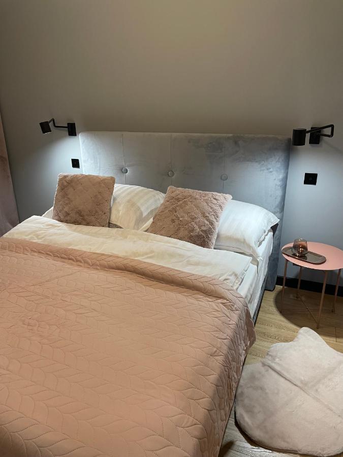 קטוביץ Kobiela Apartments Debowe Tarasy מראה חיצוני תמונה