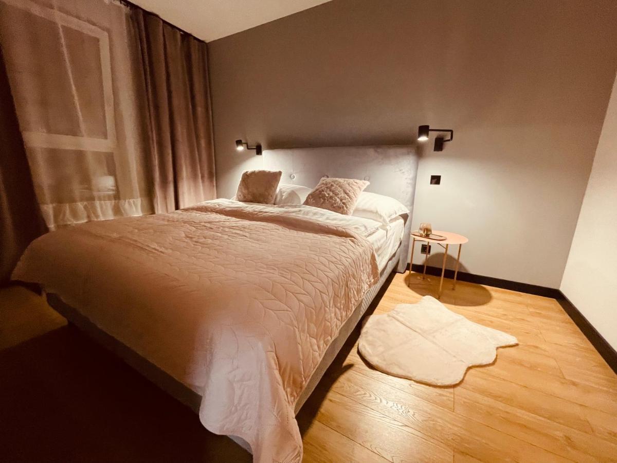 קטוביץ Kobiela Apartments Debowe Tarasy מראה חיצוני תמונה