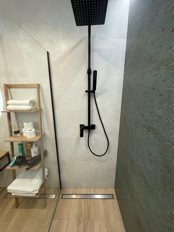 קטוביץ Kobiela Apartments Debowe Tarasy מראה חיצוני תמונה