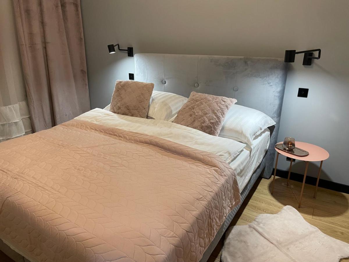 קטוביץ Kobiela Apartments Debowe Tarasy מראה חיצוני תמונה