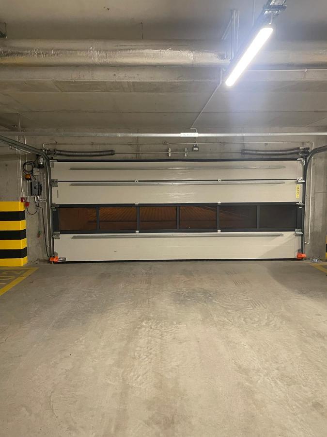 קטוביץ Kobiela Apartments Debowe Tarasy מראה חיצוני תמונה