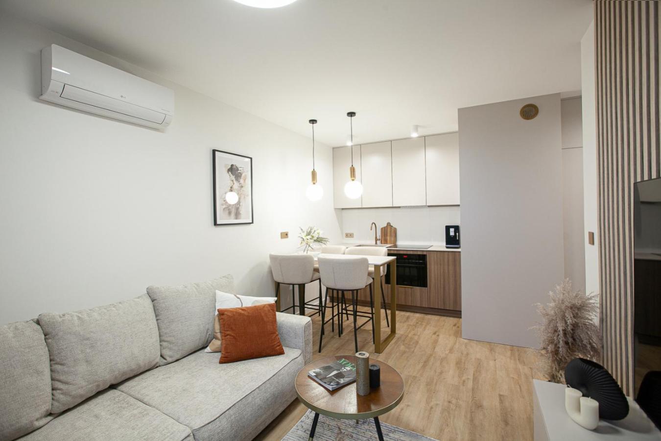 קטוביץ Kobiela Apartments Debowe Tarasy מראה חיצוני תמונה