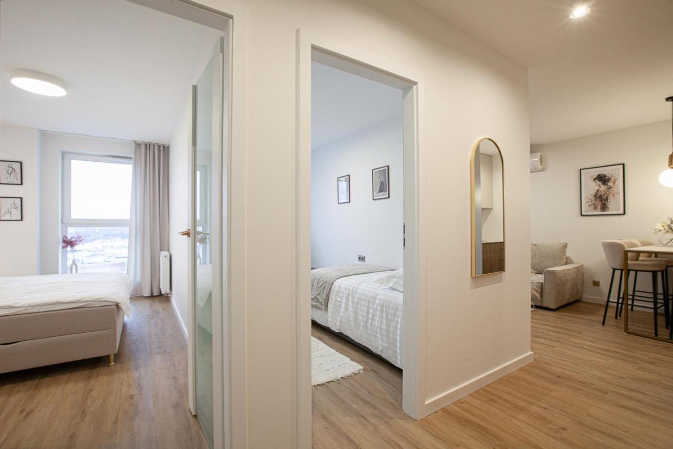 קטוביץ Kobiela Apartments Debowe Tarasy מראה חיצוני תמונה