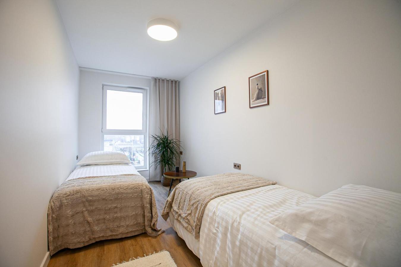 קטוביץ Kobiela Apartments Debowe Tarasy מראה חיצוני תמונה
