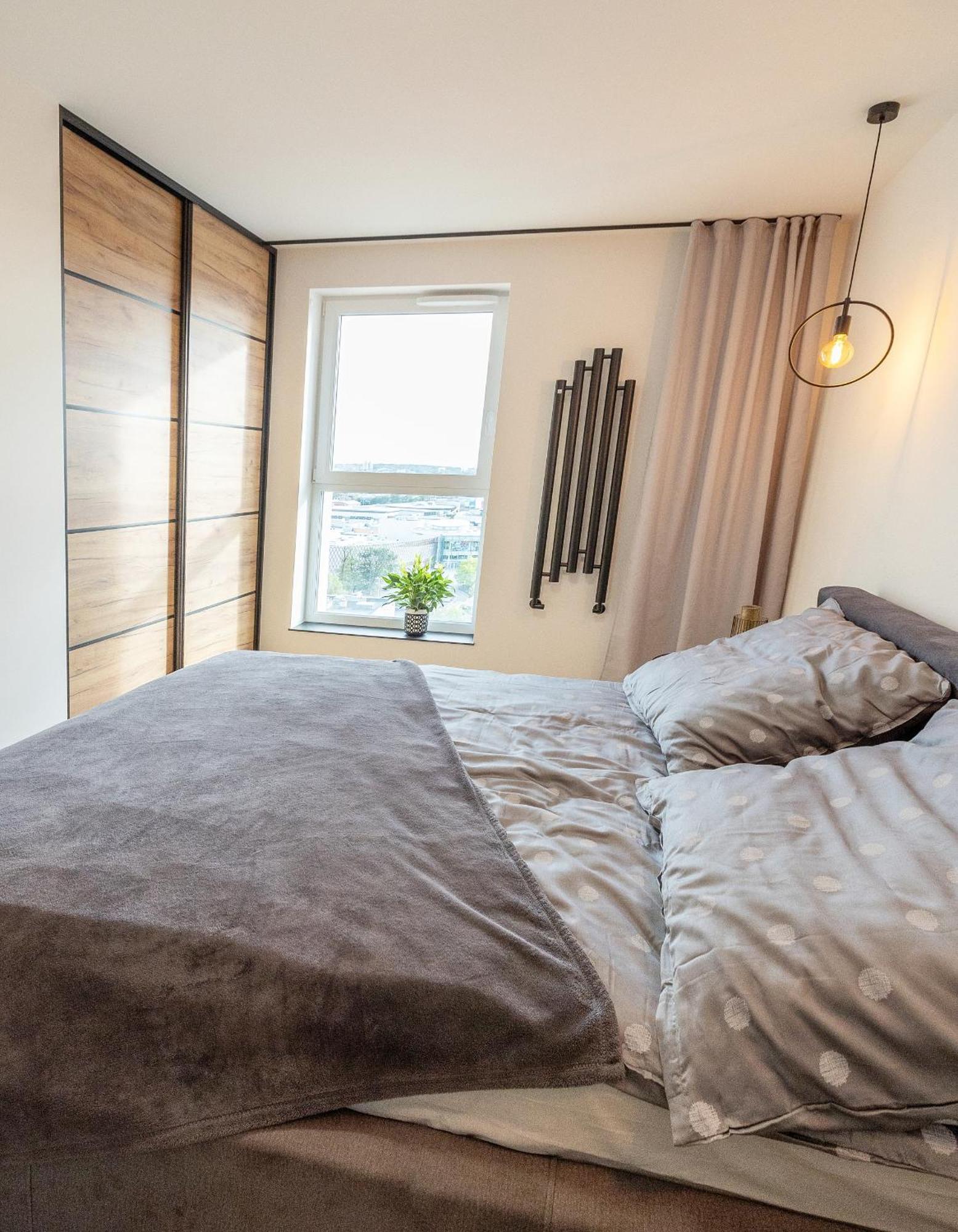 קטוביץ Kobiela Apartments Debowe Tarasy מראה חיצוני תמונה